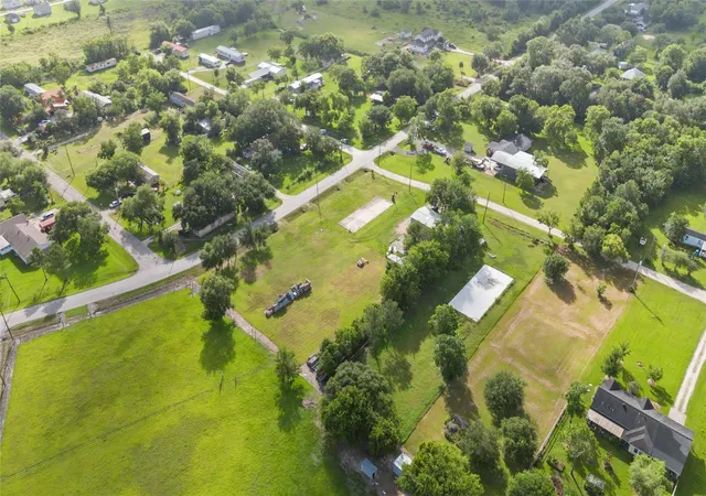 3rd image of 2257 County Road 529, Alvin, TX 77511 | MLS# 83165046
