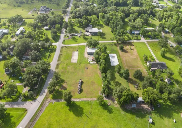 5th image of 2257 County Road 529, Alvin, TX 77511 | MLS# 83165046