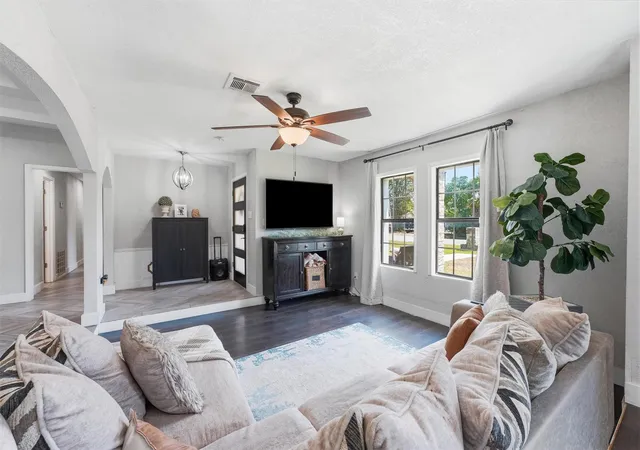 Photo 4 of Single family home for sale at 8005 Shagwood Dr, Houston, TX 77049 | MLS# 52345709 | Listing updated on 2026-09-06