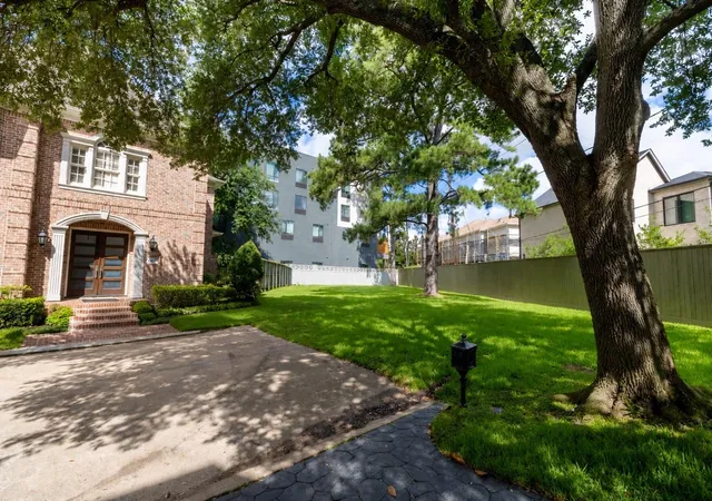 Photo 1 of Land for sale at 402 Prestwick Ct, Houston, TX 77057 | MLS# 27042165 | Listing updated on 2026-08-07