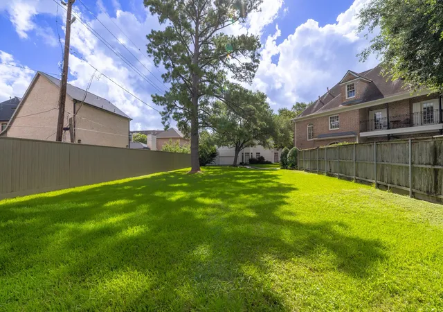 Photo 3 of Land for sale at 402 Prestwick Ct, Houston, TX 77057 | MLS# 27042165 | Listing updated on 2026-08-07