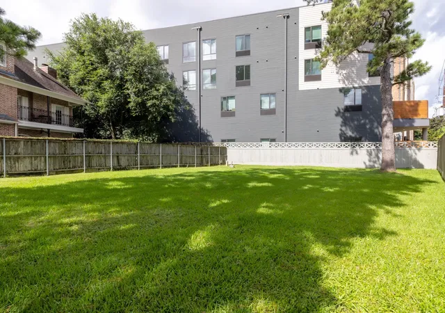 Photo 4 of Land for sale at 402 Prestwick Ct, Houston, TX 77057 | MLS# 27042165 | Listing updated on 2026-08-07
