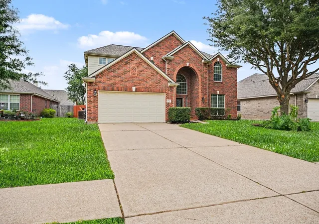 Photo 3 of Single family home for sale at 2530 Mango Ct, League City, TX 77573 | MLS# 46358090 | Listing updated on 2026-08-30