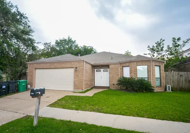 Photo 1 of Single family home for sale at 7627 Quail Meadow Dr, Houston, TX 77071 | MLS# 19278365 | Listing updated on 2026-09-06