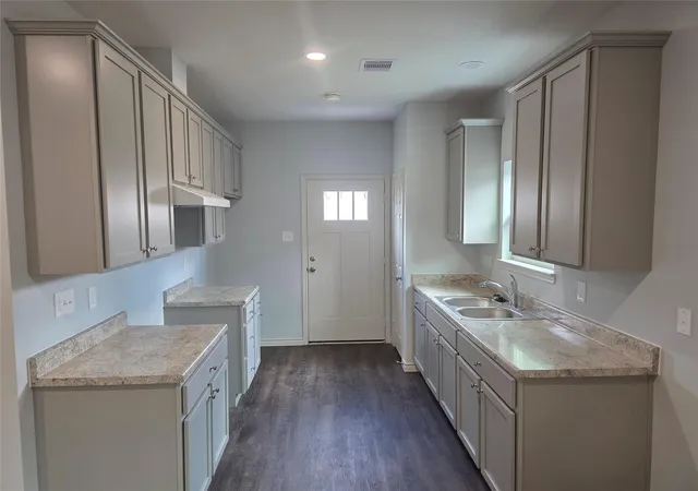3rd image of 3411 Webster St, Houston, TX 77004 | MLS# 69262873
