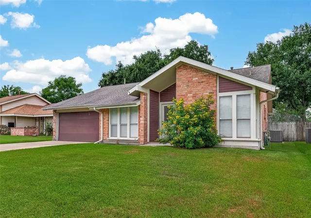 Photo 2 of Sale Pending at 22514 Braken Manor Ln, Katy, TX 77449 | MLS# 75043184 | Listing updated on 2026-08-30