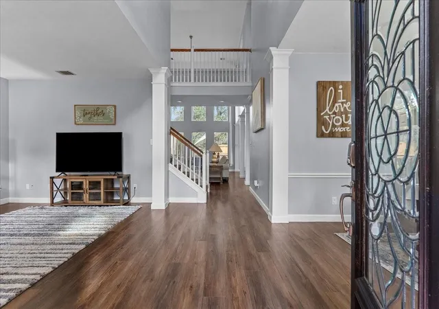 Photo 3 of Single family home for sale at 2376 Autumn Mist Ln, League City, TX 77573 | MLS# 10524658 | Listing updated on 2026-08-25