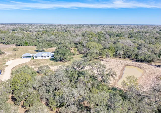 Homes for sale in Hallettsville, TX | 725 Private Road 1581, Hallettsville, TX 77964 | MLS# 76740061