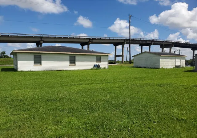4th image of 4915 County Road 227, Freeport, TX 77541 | MLS# 72070430