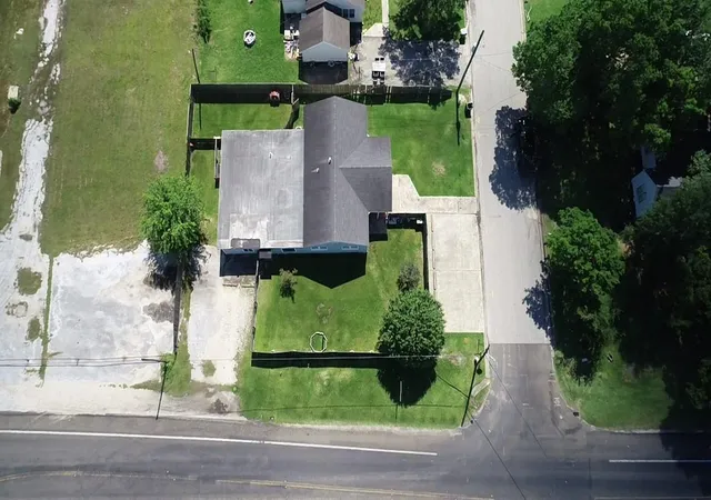 Photo 3 of Single family home for sale at 3001 Lincoln St, Liberty, TX 77575 | MLS# 77613964 | Listing updated on 2026-05-15