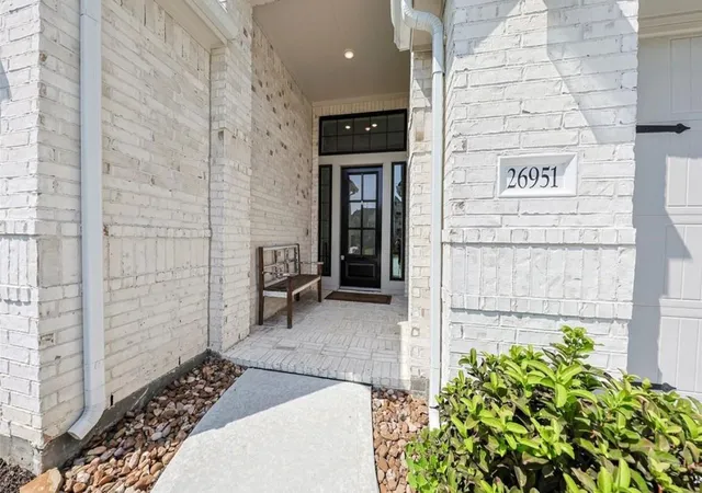 Photo 3 of Single family home for sale at 26951 Longwood Ledge Dr, Spring, TX 77389 | MLS# 72964074 | Listing updated on 2026-07-24