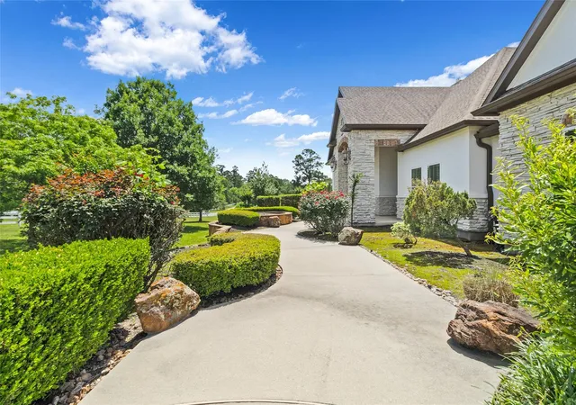 Photo 2 of Mansion for sale at 23943 Lakeview Way, Montgomery, TX 77316 | MLS# 90554378 | Listing updated on 2026-07-19