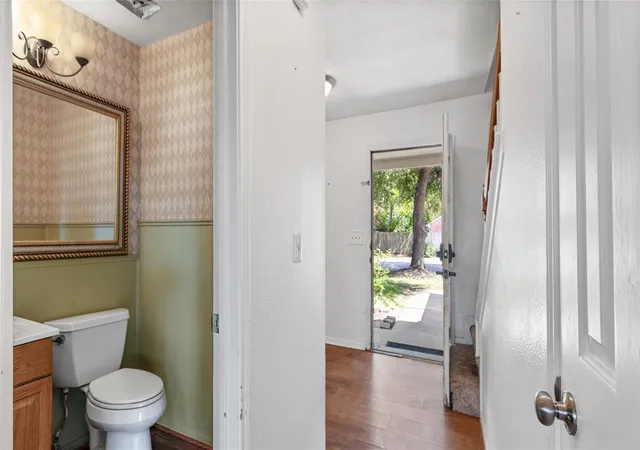 Photo 3 of Sale Pending at 5304 Spring Branch Dr, Pearland, TX 77584 | MLS# 79733302 | Listing updated on 2026-09-28