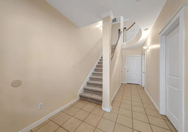 Photo 3 of Townhouse for sale at 1814 Matthews St, Houston, TX 77019 | MLS# 74077763 | Listing updated on 2026-09-15