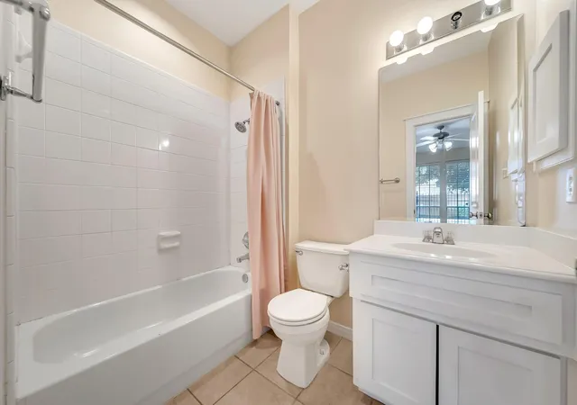 Photo 4 of Townhouse for sale at 1814 Matthews St, Houston, TX 77019 | MLS# 74077763 | Listing updated on 2026-09-15
