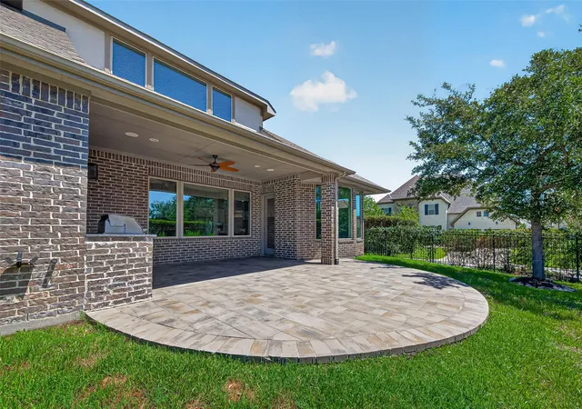 Photo 4 of Single family home for sale at 30 Argosy Bnd Pl, Tomball, TX 77375 | MLS# 78987283 | Listing updated on 2026-10-10