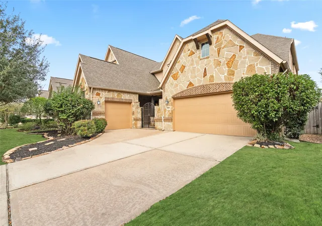 Photo 3 of Single family home for sale at 28206 Green Forest Blf Trl, Katy, TX 77494 | MLS# 54169691 | Listing updated on 2026-09-01