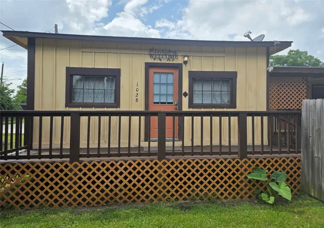 1st image of 1028 Baker Ave, Bacliff, TX 77518 | MLS# 11474549