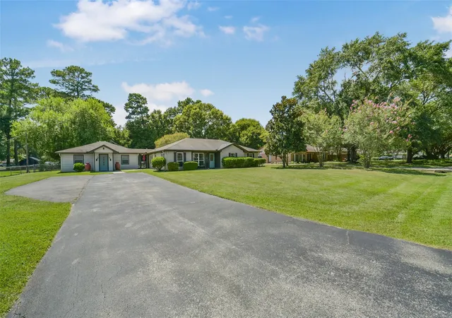Photo 3 of Sale Pending at 32047 S Wiggins St, Magnolia, TX 77355 | MLS# 65436902 | Listing updated on 2026-09-17