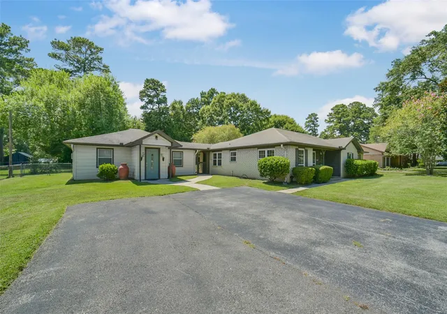 Photo 3 of Sale Pending at 32047 S Wiggins St, Magnolia, TX 77355 | MLS# 65436902 | Listing updated on 2026-09-17