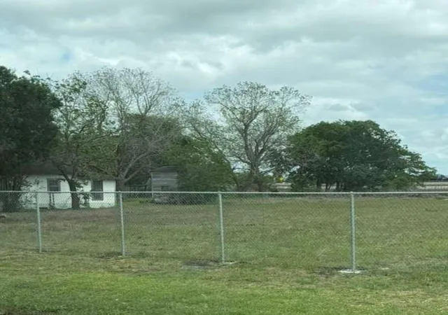3rd image of 7615 Avenue J, Beasley, TX 77417 | MLS# 56393633