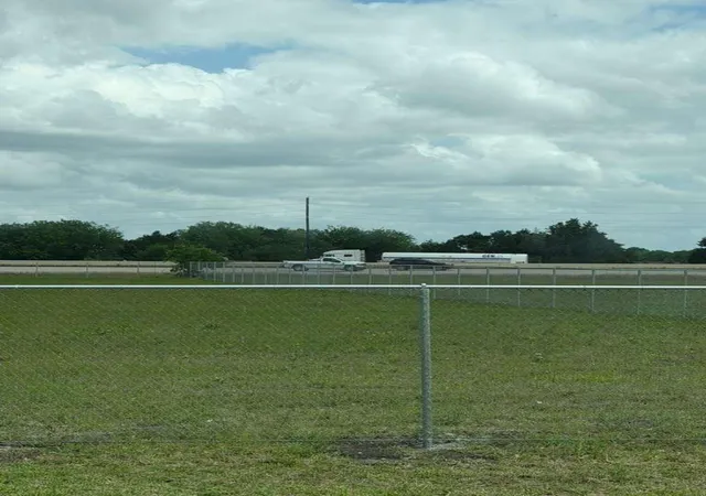 4th image of 7615 Avenue J, Beasley, TX 77417 | MLS# 56393633