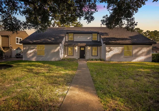 Photo 3 of Single family home for sale at 5119 Green Springs Dr, Houston, TX 77066 | MLS# 46439617 | Listing updated on 2026-09-06