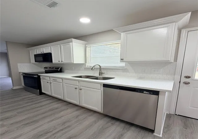 Photo 2 of Single family home for sale at 22803 Tara Way Dr, Katy, TX 77449 | MLS# 32909437 | Listing updated on 2026-07-31