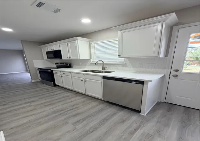 Photo 3 of Single family home for sale at 22803 Tara Way Dr, Katy, TX 77449 | MLS# 32909437 | Listing updated on 2026-07-31