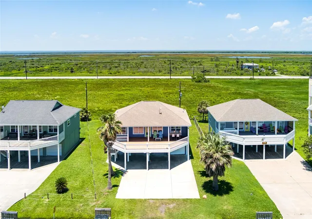 Photo 3 of Single family home for sale at 3233 Castle Dr, Crystal Beach, TX 77650 | MLS# 12381981 | Listing updated on 2026-09-10