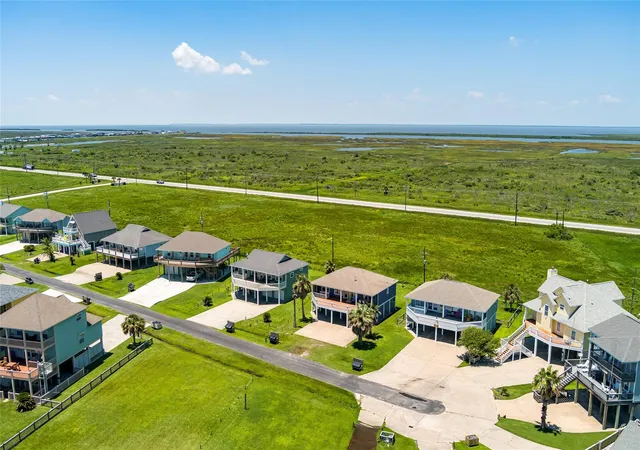 Photo 3 of Single family home for sale at 3233 Castle Dr, Crystal Beach, TX 77650 | MLS# 12381981 | Listing updated on 2026-09-10