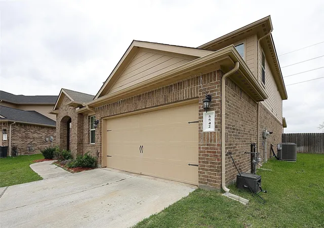 Photo 3 of Single family home for sale at 5542 Redwood Summit Ln, Katy, TX 77449 | MLS# 97964842 | Listing updated on 2026-08-25