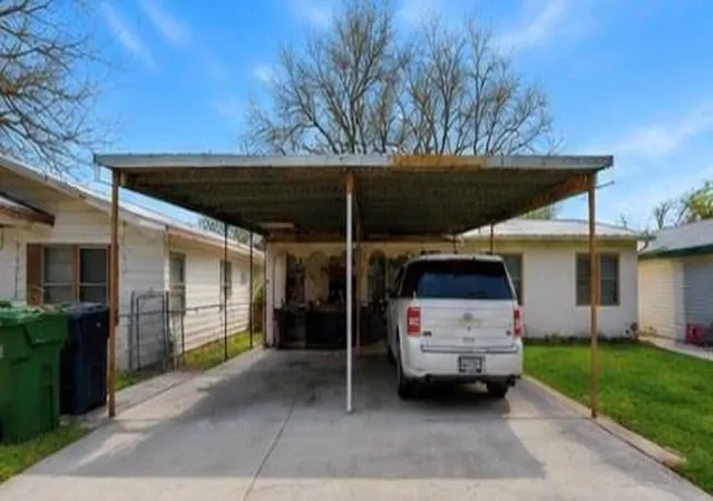 1st image of 513 Scott St, Tye, TX 79563 | MLS# 68840153