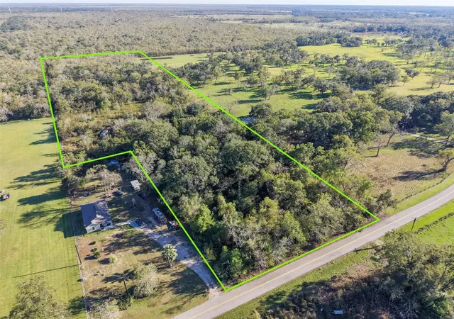 Photo 1 of Land for sale at 1836 County Road 318, Brazoria, TX 77422 | MLS# 88798927 | Listing updated on 2026-08-26