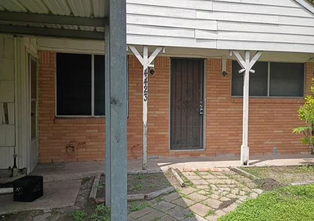 3rd image of 4423 Holloway Dr, Houston, TX 77047 | MLS# 14601438