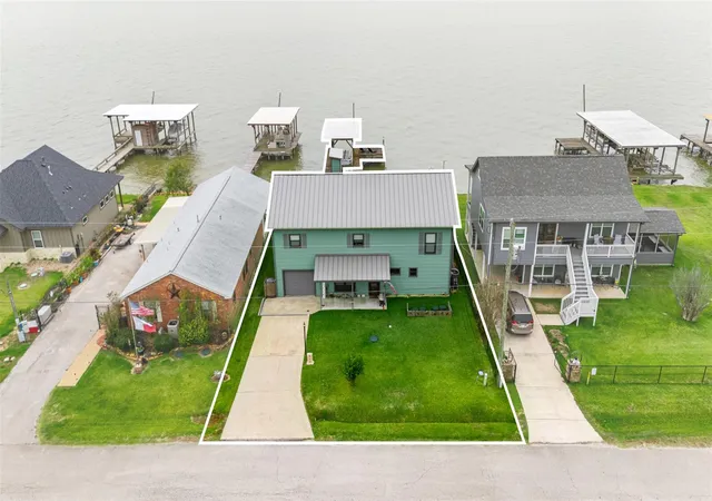 1st image of 308 Lakeshore S, Onalaska, TX 77360 | MLS# 22054671