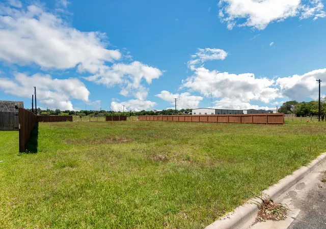 Homes for sale in Schulenburg, TX | 402 E Anderson, Schulenburg, TX 78956 | MLS# 37108736