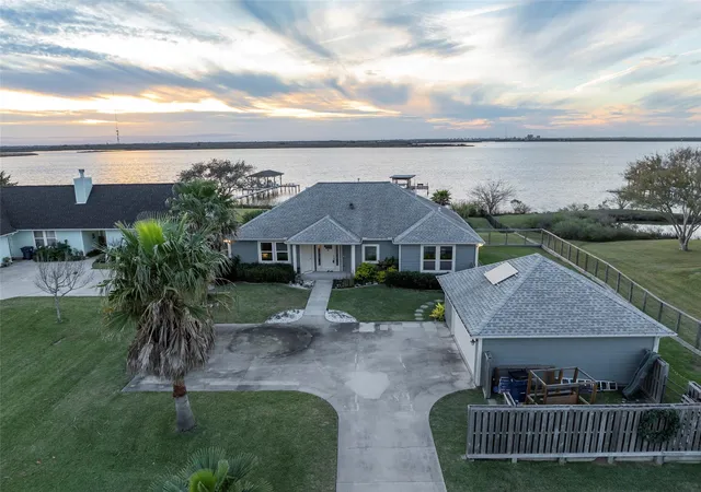 1st image of 4001 29th St N, Texas City, TX 77590 | MLS# 43270091