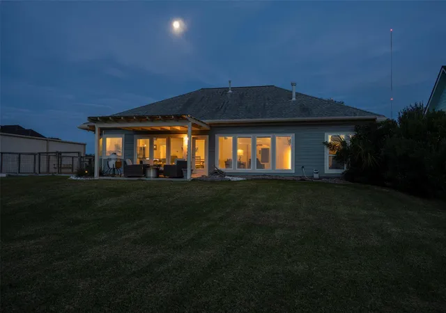 37th image of 4001 29th St N, Texas City, TX 77590 | MLS# 43270091