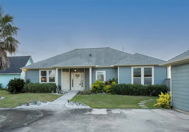 Photo 3 of Sale Pending at 4001 29th Street N, Texas City, TX 77590 | MLS# 43270091 | Listing updated on 2026-09-11