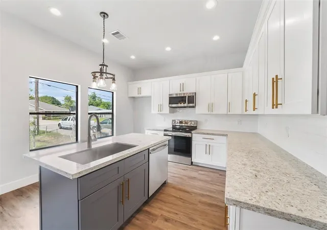 Photo 1 of Multi family home for sale at 4818 Paula St, Houston, TX 77033 | MLS# 47298109 | Listing updated on 2026-08-22