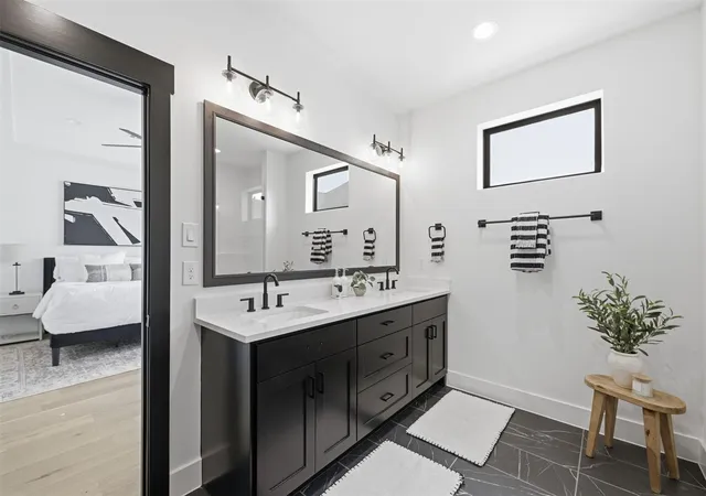 33rd image of 4605 Harrisburg Blvd #B, Houston, TX 77011 | MLS# 52244573