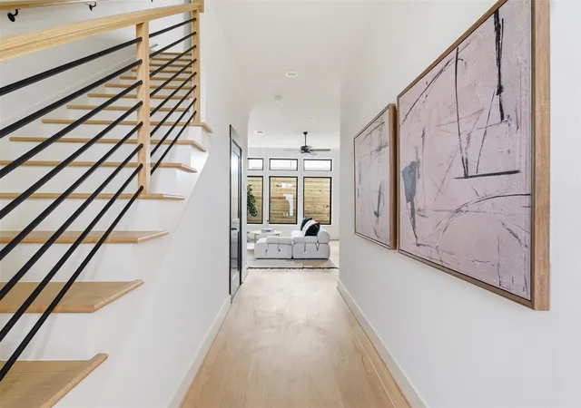 3rd image of 4605 Harrisburg Blvd #B, Houston, TX 77011 | MLS# 52244573