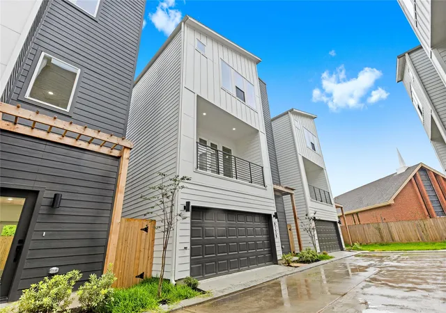 2nd image of 812 Elkhart St #B, Houston, TX 77091 | MLS# 70047139