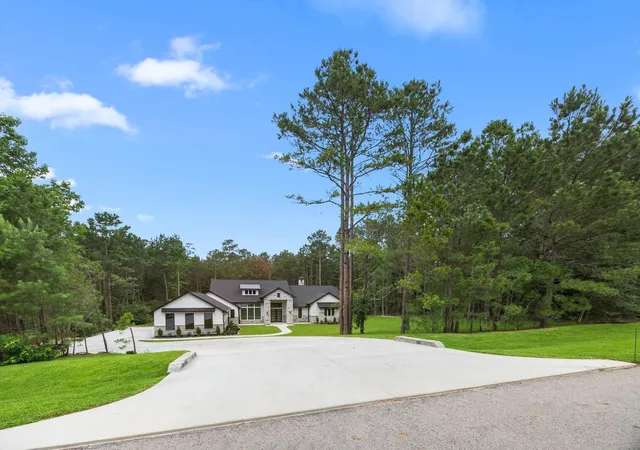 Photo 2 of Single family home for sale at 13010 Royal Hill Court, Montgomery, TX 77316 | MLS# 61690775 | Listing updated on 2026-09-09
