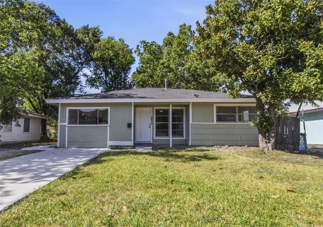 3rd image of 2811 Morningside Ln, Pasadena, TX 77506 | MLS# 85917987