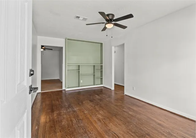 4th image of 2811 Morningside Ln, Pasadena, TX 77506 | MLS# 85917987