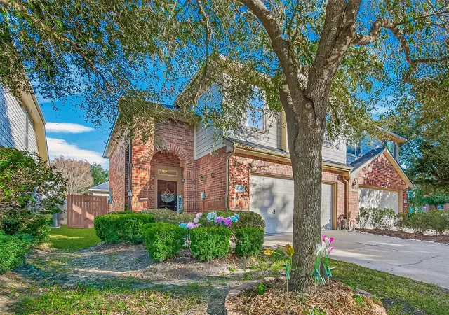 Photo 3 of Townhouse for sale at 5306 Brookway Dr, Houston, TX 77084 | MLS# 39327169 | Listing updated on 2026-06-27