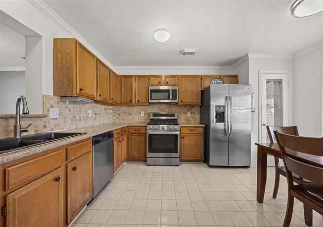 Photo 2 of Sale Pending at 8427 Battleoak Dr, Houston, TX 77040 | MLS# 26142210 | Listing updated on 2026-09-14