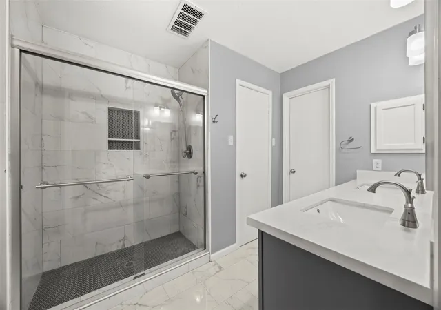 Photo 3 of Sale Pending at 8427 Battleoak Dr, Houston, TX 77040 | MLS# 26142210 | Listing updated on 2026-09-14